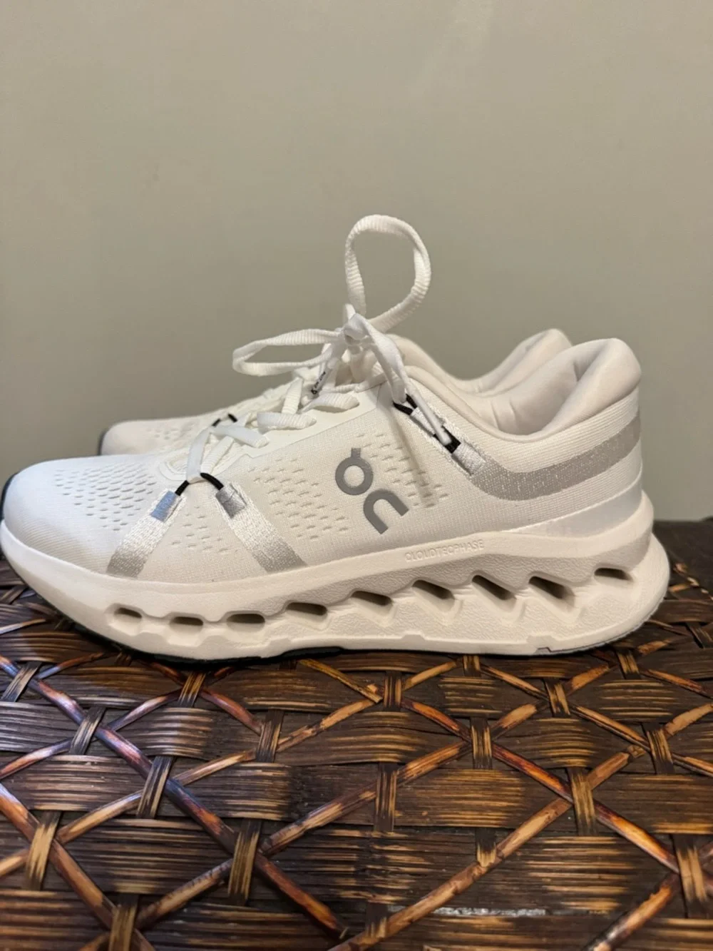 On cloud cloudsurfer - Picture 2 of 6